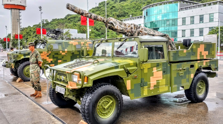車載速射迫擊炮。