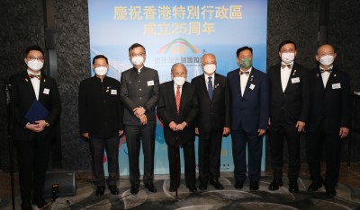 吳海岳與嘉賓趙芝勝博士、林正財醫生、林亮先生、吳克儉、蘇祖耀博士、施家殷和賴國偉博士合照(由左至右)。