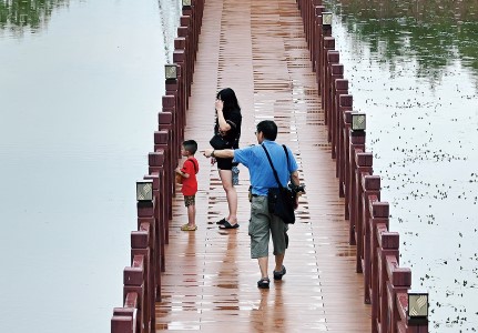 異國風情吸引遊客到訪。
