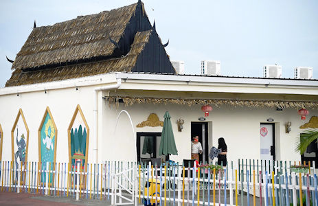 五豐村內有不少富東南亞建築風格的平房。