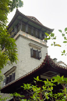邀山閣是可園最具特色的建築物。
