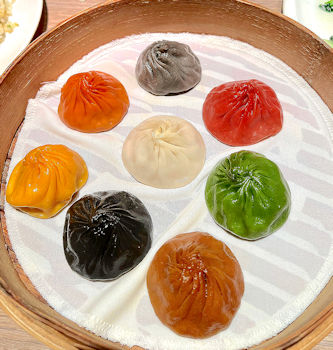 小籠包有八款不同口味。 