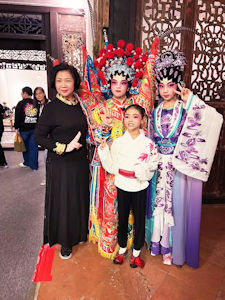 曾慧決心要為振興澳門粵劇出一分力。