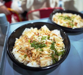 竹篙粉米香味濃，粉皮滑嫩，入口帶香爽口彈牙。