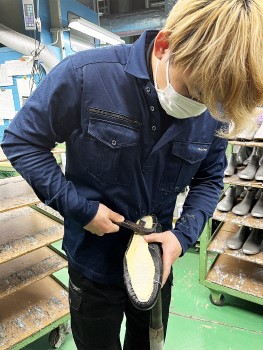 硫化製法生產效率低，日本只有少數幾家製造商使用這種製造方法。
