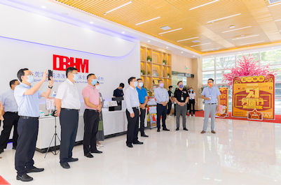 東莞市人民政府副市長劉旺先參觀基地。