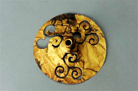 商代晚期至西周的喇叭形器。